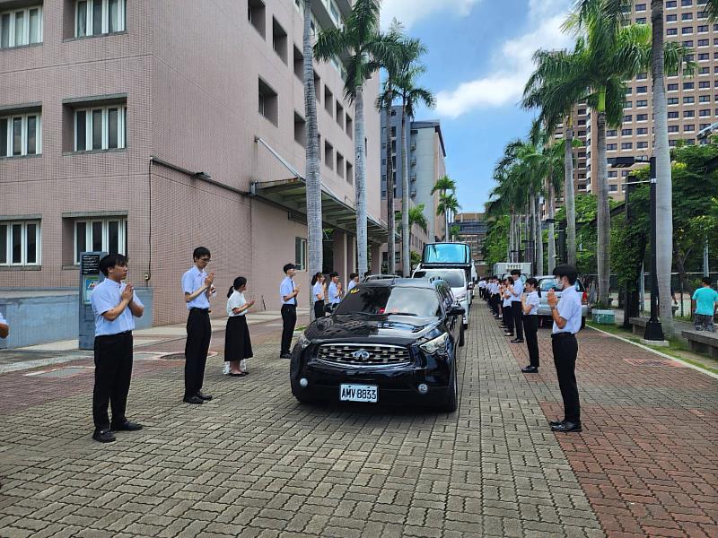 高醫大師生一同送別大體老師