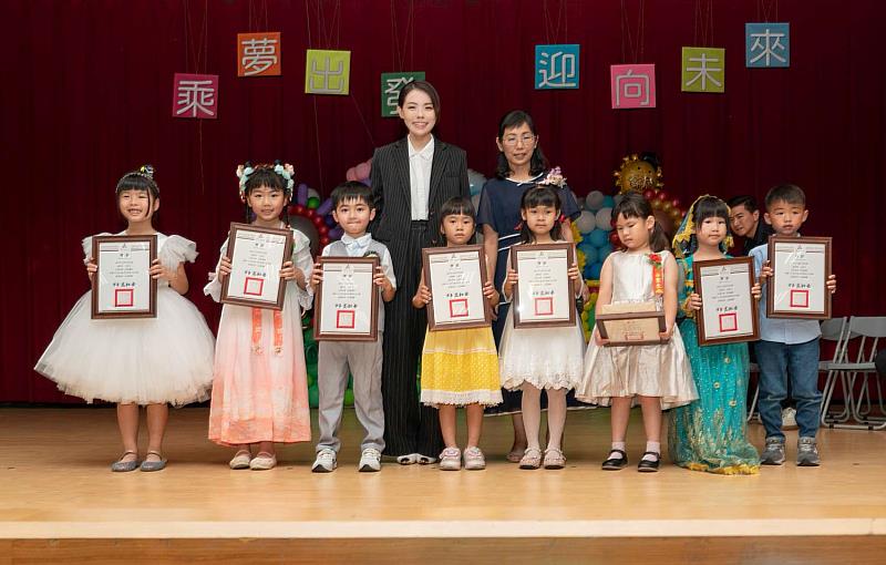 市長頒發市長獎合照