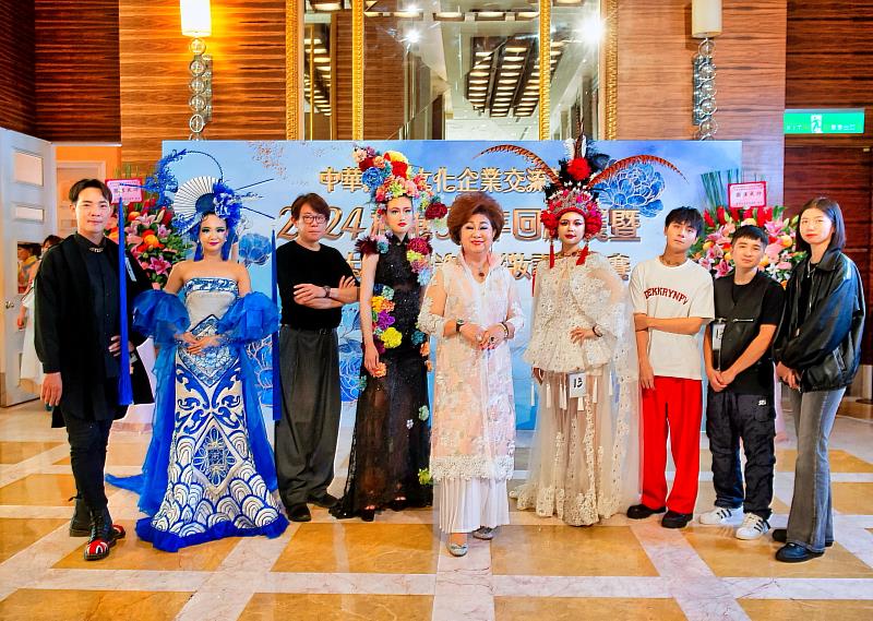 中華旗袍整體造型設計賽，正修科大妝彩系三度蟬聯冠軍。