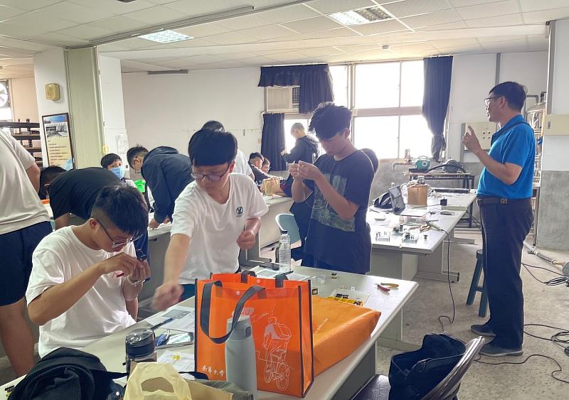 圖說：學生實作參與過程。(圖/遠東科技大學提供)