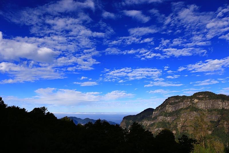 阿里山鐵路沿途山林美景