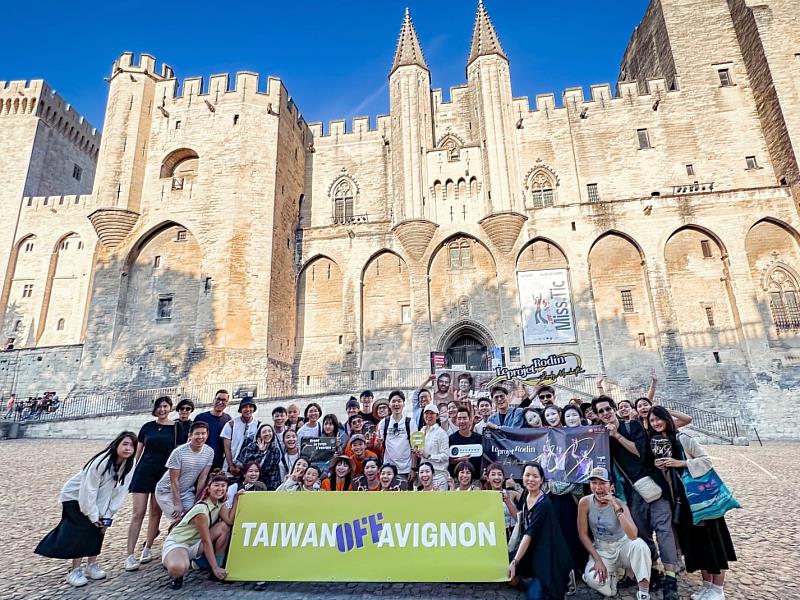 第58屆外亞維儂藝術節於昨（2）日揭幕，並於傍晚舉辦開幕遊行，臺灣表演團隊展現作為藝術節首屆主題國的氣勢。