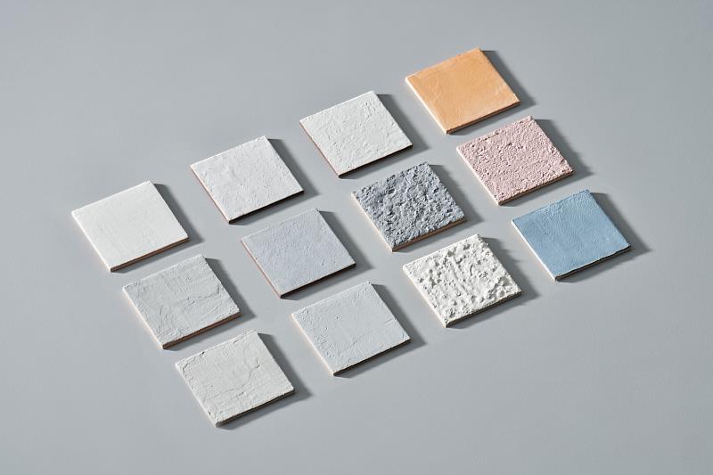 使用者可透過不同天然色粉與材料添加混合，創造出多元的色澤與質地。