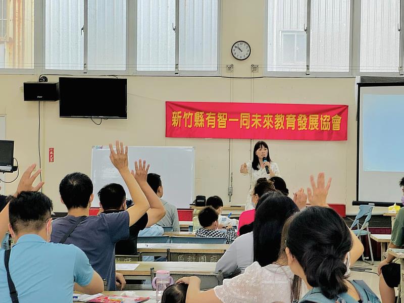 新竹縣政府社會處在暑期規劃4場精彩多元的親職活動，邀請家有嬰幼兒的民眾參與。