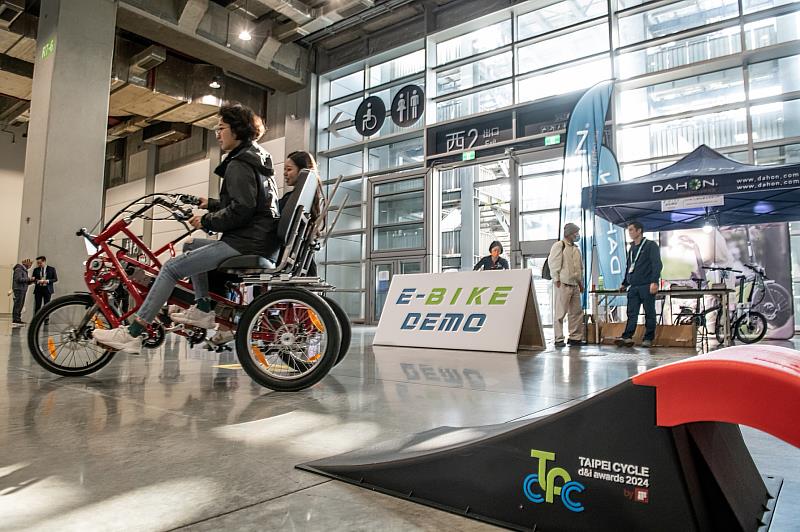 台北國際自行車展於南港展覽2館4樓，設置BIKEDEMO試乘區，供參觀業者及一般民眾試乘各家廠商最新產品。(貿協提供)