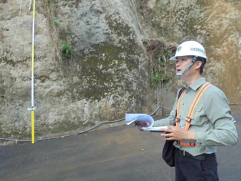 新北市水土保持服務團長劉永發對坡地防災預警有相當的貢獻及實務經驗。本次講習擔任講師