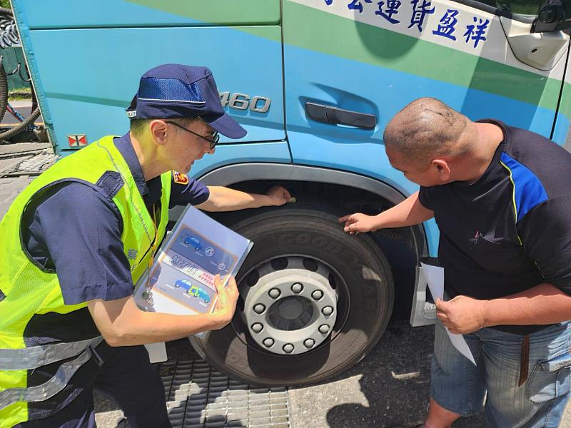 台東大武警分局強化大型車輛執法及宣導能量 維護用路人交通安全