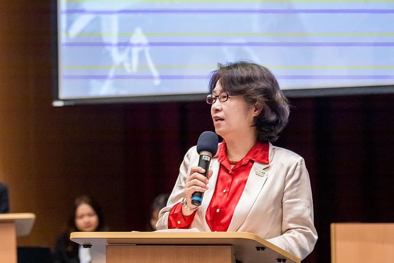 Philippa Tsai, President of the Foundation for Yunus Social Business Taiwan, giving the opening speech. (Image source: GIS Taiwan)