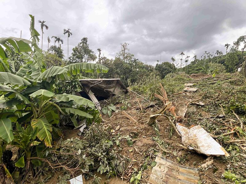 凱米豪雨土石流致災 翁章梁前往中埔勘災