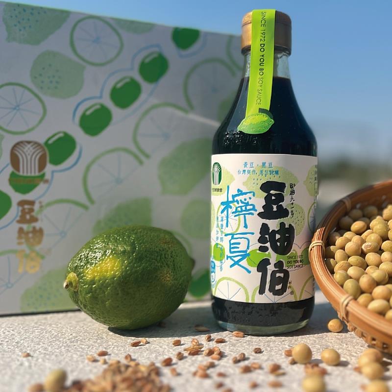 《檸夏醬油　2024 Great Taste Award 二星獎》-評語感受到來自醬油的強烈鮮味鹹度，伴隨著柔和的檸檬清香。我們能想像這款醬料在許多菜餚中都會非常合適，甚至是最簡單的菜餚。一塊煮熟的魚肉上淋上這些醬料就能大大提升風味！