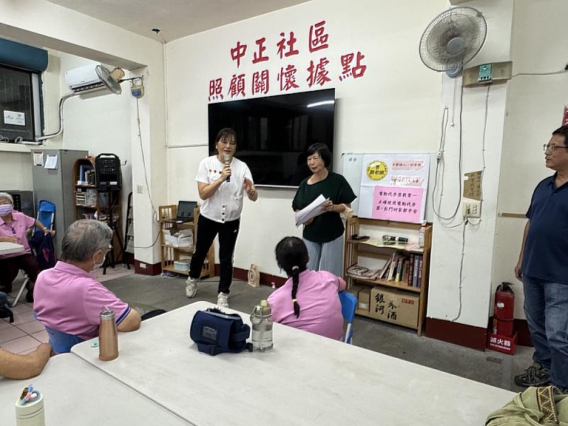 縣府至社區關懷據點宣傳正確的道路交通安全觀念、_0