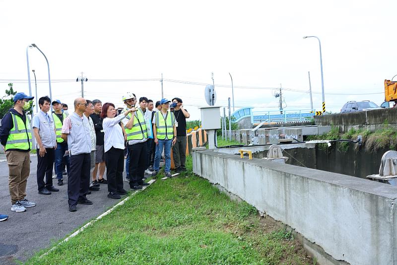 市長視察湖內抽水站