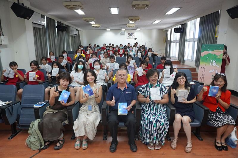 國立臺東生活美學館至國立臺東女中辦理文學創作推廣講座