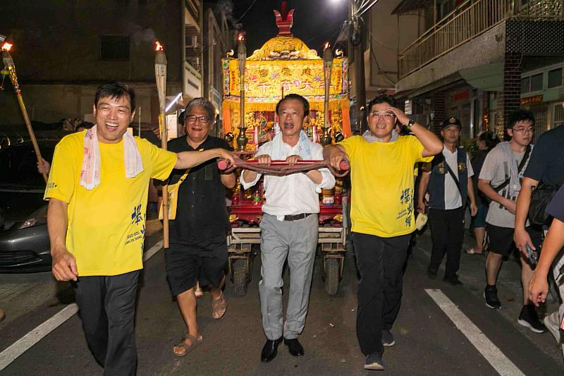 2024「嘉義好神」首部曲 建德宮火燈夜巡熱鬧「迓火燈」