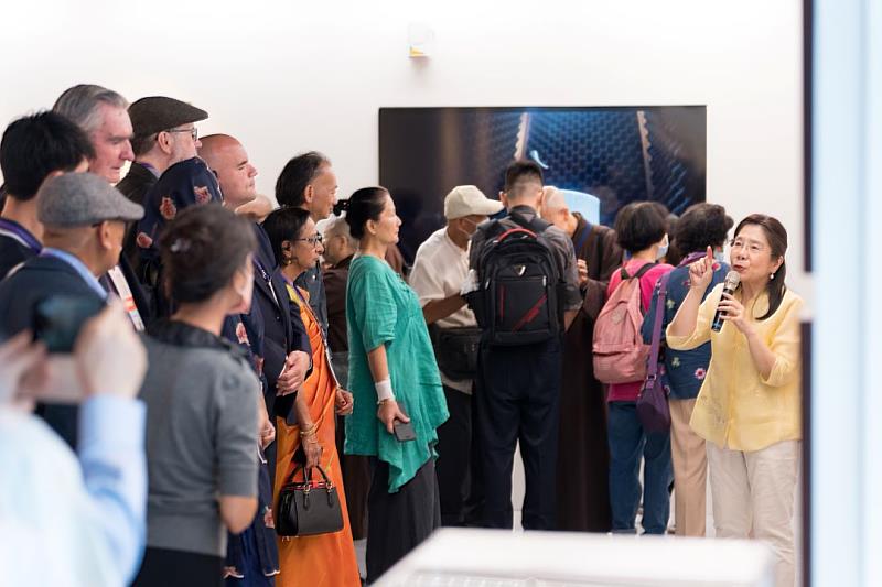 圖四 世界各地佛教團體齊聚淨空老法師文物展