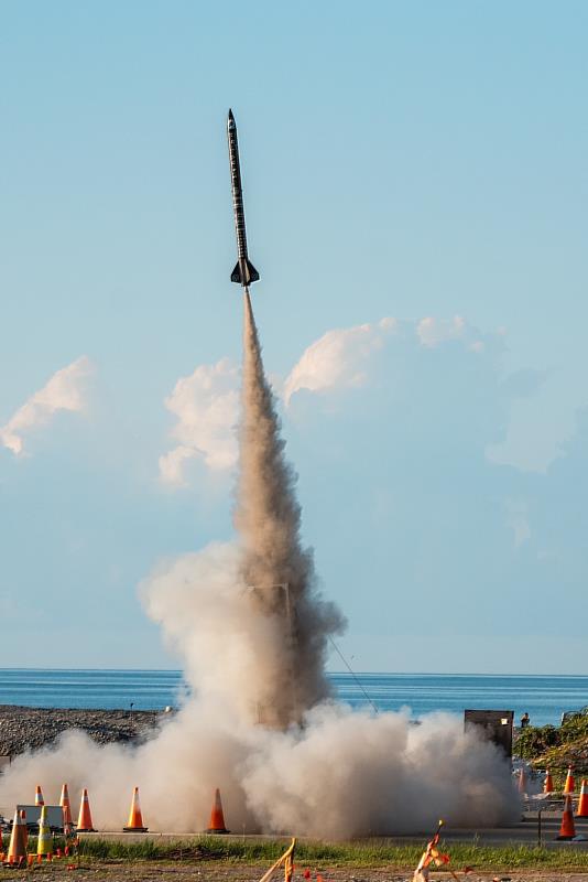 淡江大學探空火箭Polaris發射英姿。（圖／太空中心提供）