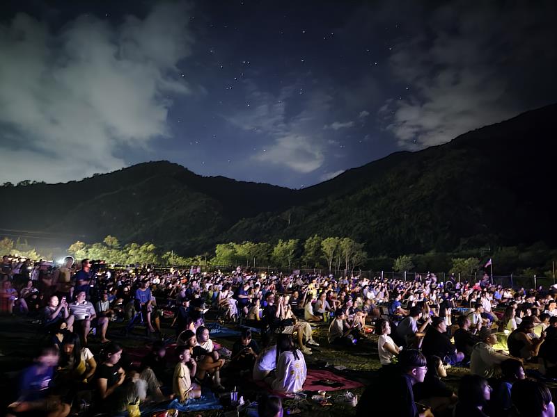 台東最美星空音樂會卑南場 首登勇士居住地開唱 繚繞山谷中閃耀星空回憶