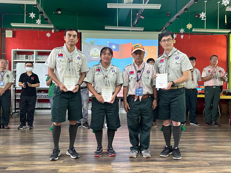 不畏風雨展現童軍精神 國中小主任儲訓班完成第18期幼童軍服務員木章基本訓練