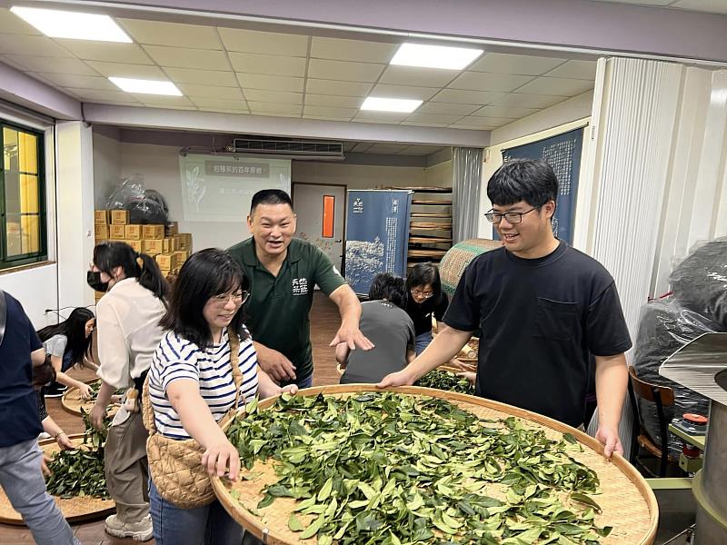 茶農蔡旭志辦理食農教育體驗,推廣茶葉文化