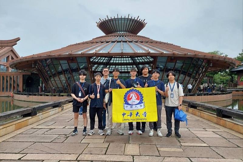 圖／今年除了競賽之外，主辦方更規劃了城市參訪的行程，帶領學生參訪上海廣富林遺址等地，拓展學生視野。