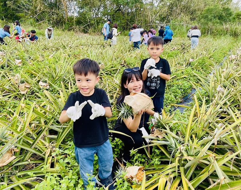 臺東縣府親子日活動父親節前夕溫馨登場 大小朋友一起幸福