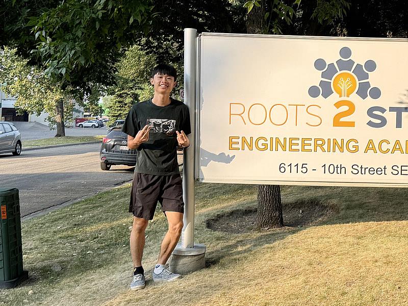 大葉大學機械系曹景舜同學暑假赴加拿大Roots 2 STEM實習