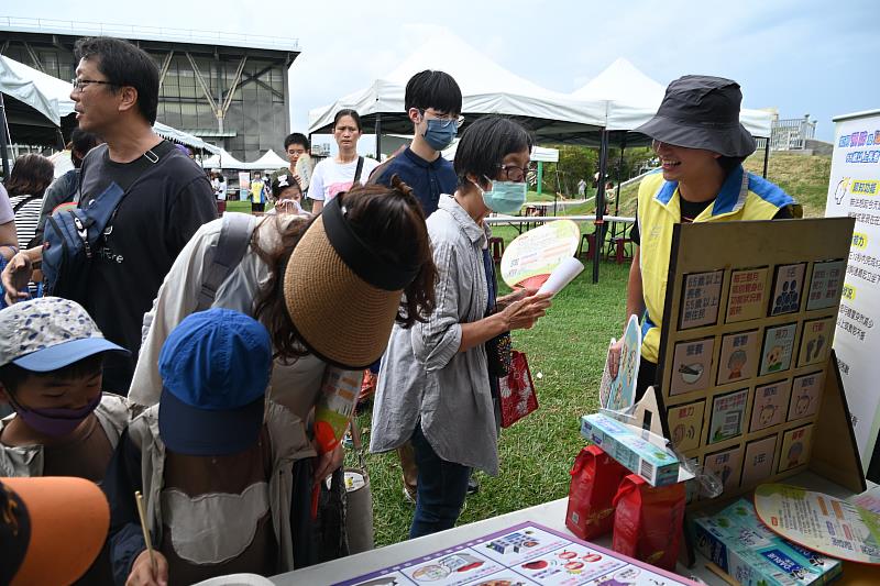 「愛在一起卡厝味」 臺東歡慶祖父母節家庭日 打造夏日嘉年華400親子祖孫同HIGH笑聲滿溢