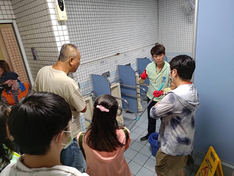 嘉義市政府環境保護局辦理公廁清掃學習活動