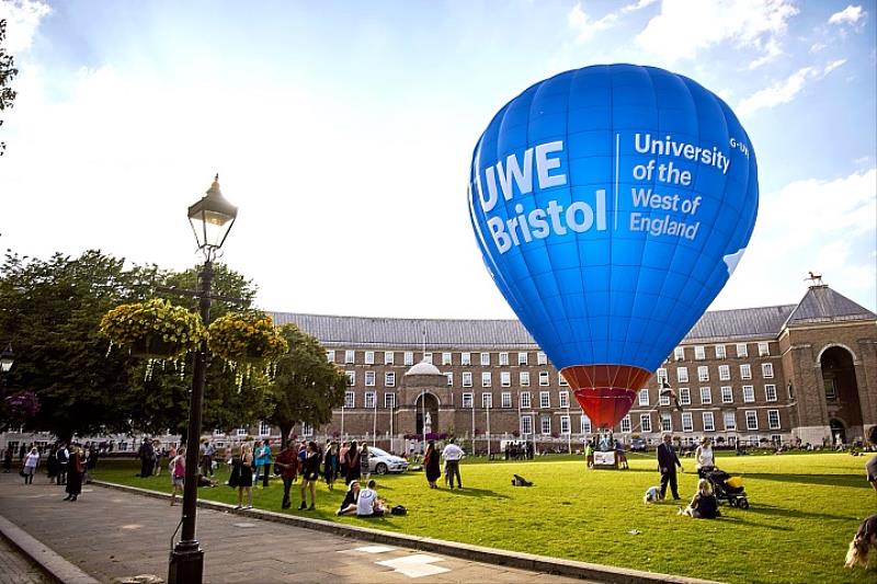 圖/英國西英格蘭大學為英國最大且最受歡迎的大學之一 (3萬8千多學生、600多科系),名列2023英國大學排名24 (The Guardian),以及泰晤士THE世界大學排名前400。
