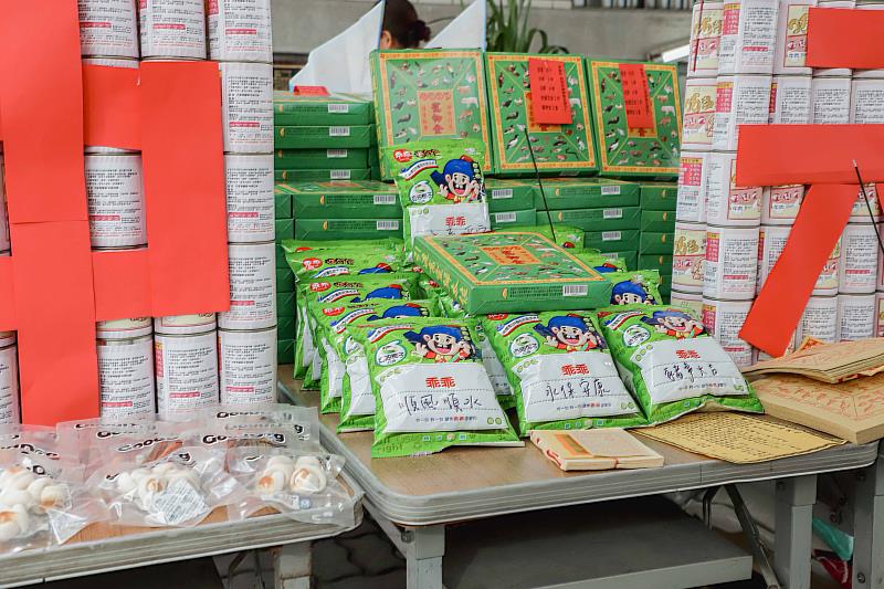 嘉義縣政府拜中元,翁章梁縣長祭祀「獸魂碑」-3
