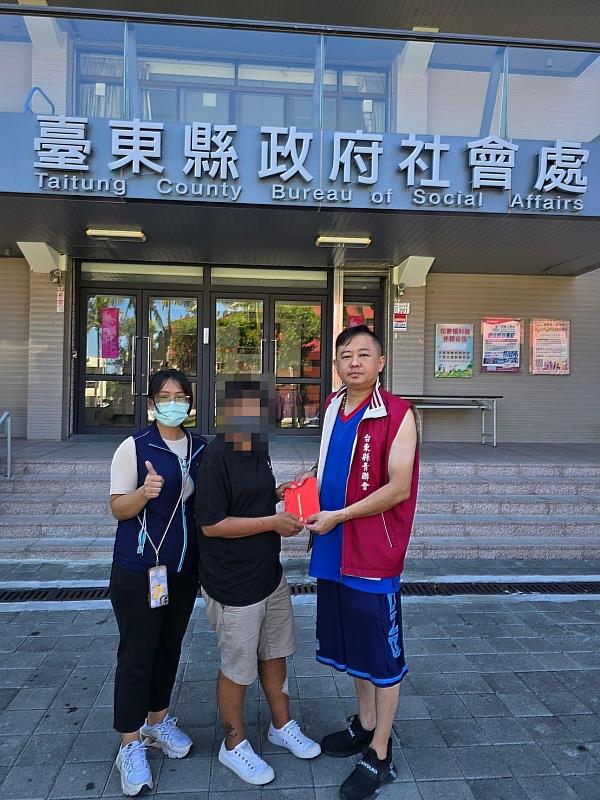 東縣縱谷社福中心結合500俱樂部 送暖 助弱勢紓困