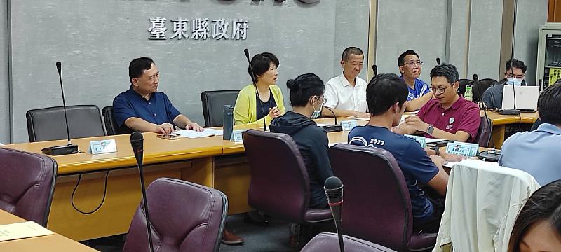 臺東縣8月份道安會報今召開 饒縣長指示新學年將展開 請加強學生交通法規與路權觀念