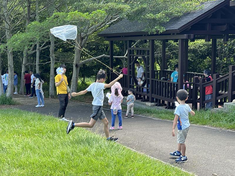 伊甸規劃親子活動，讓孩子遠離3C，親近大自然，也給予慢飛家庭更多支持。