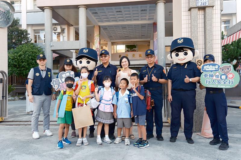 開學了 「護童勤務」啟動 臺東警局波麗士吼哩揪安心 保護學童安全