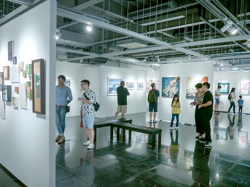 「對影三人」這場展覽無疑是一場視覺與心靈的饗宴，展期有限，誠摯邀請您親臨現場，一同感受藝術的魅力！