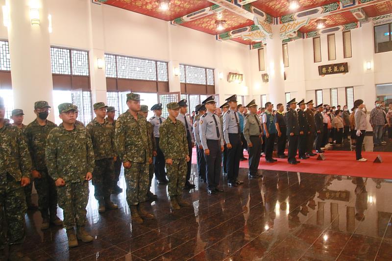 臺東縣113年忠烈祠及軍人公墓忠靈祠秋祭 饒慶鈴親自擔任主祭緬懷烈士奉獻精神