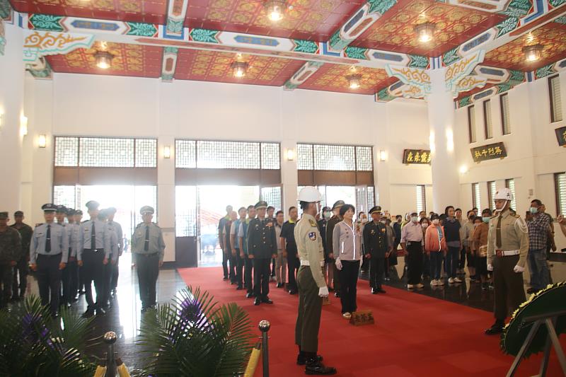 臺東縣113年忠烈祠及軍人公墓忠靈祠秋祭 饒慶鈴親自擔任主祭緬懷烈士奉獻精神