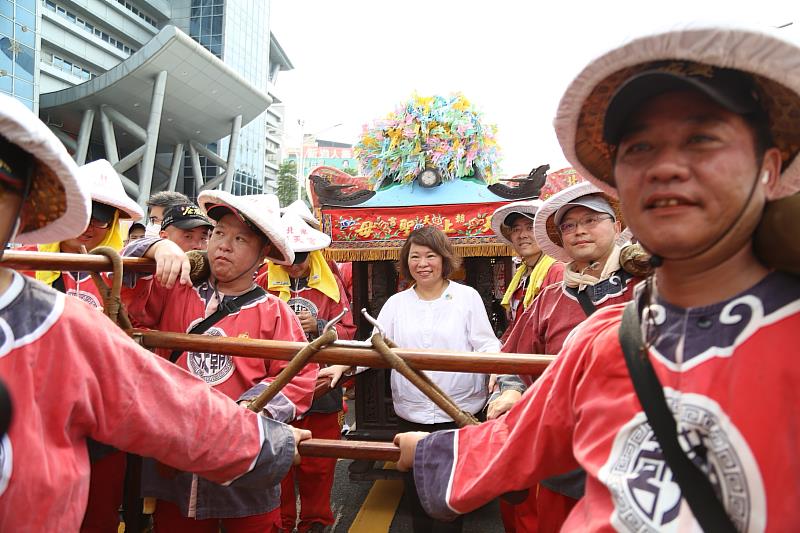 黃敏惠市長扶轎