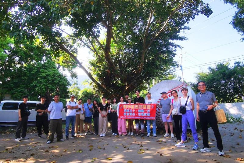 逢甲大學建築專業學院要在國內外偏鄉地區建立100座「逢甲建築小書屋」，為偏鄉學童創造更好的學習環境。