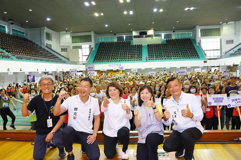 黃敏惠市長與3位逾90歲「勇嬤」競艇體驗科技競賽！鼓勵勇壯世代揪團挑戰i嘉科技運動會