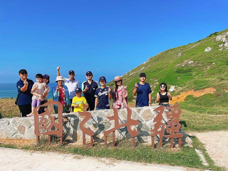 南華大學攜手東引鄉公所培力慢城公民，並走訪特色景點推動慢城。