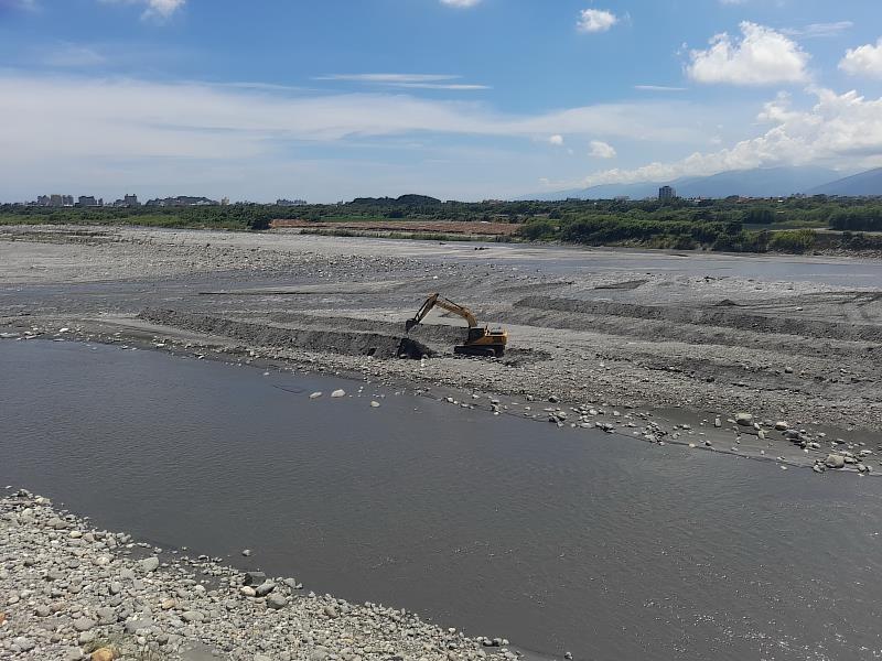 卑南溪水覆蓋工法已修復七成 環保局為鄉親持續守護臺東好空氣