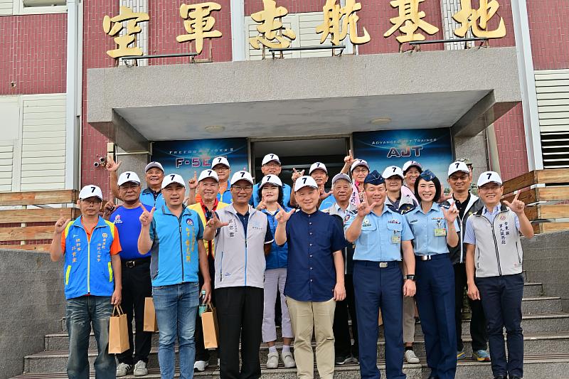 臺東縣各界113年度秋節敬軍活動 王副縣長致贈加菜金 代表縣民向國軍致敬感謝