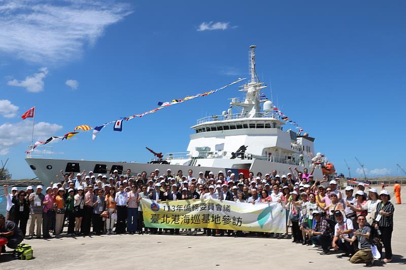 113年僑務委員會議國家海巡基地參訪合影