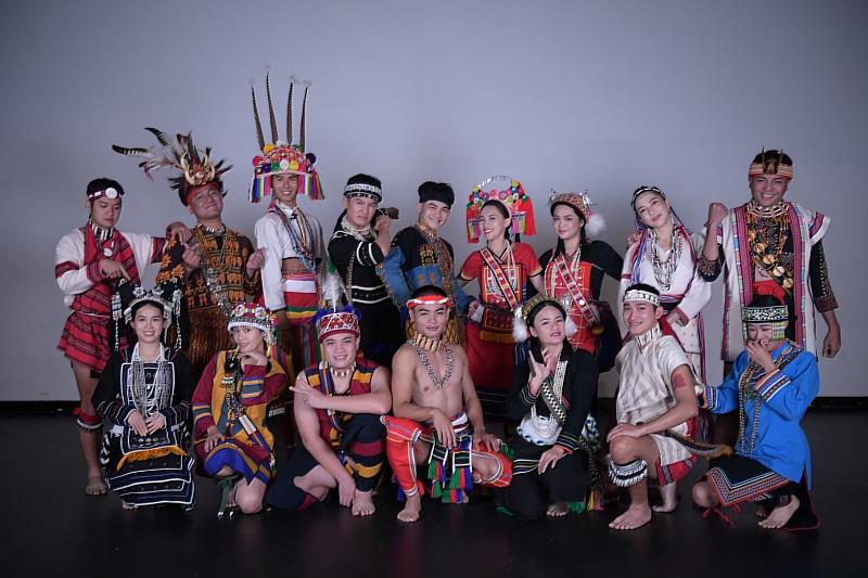 Group Photo of Alefis Cultural Arts Troupe