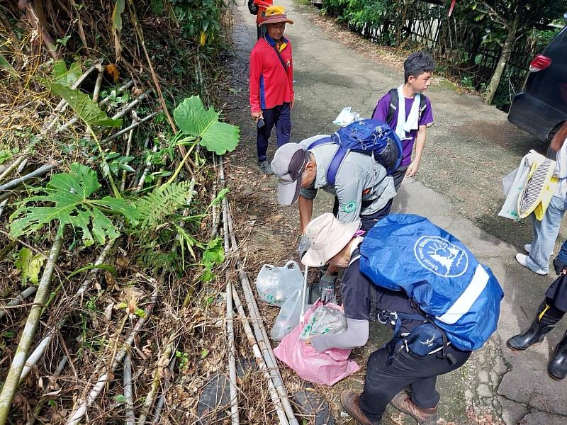 無論是登山協會、政府機關或民眾，都能透過簡單而持續的行動保護自然環境