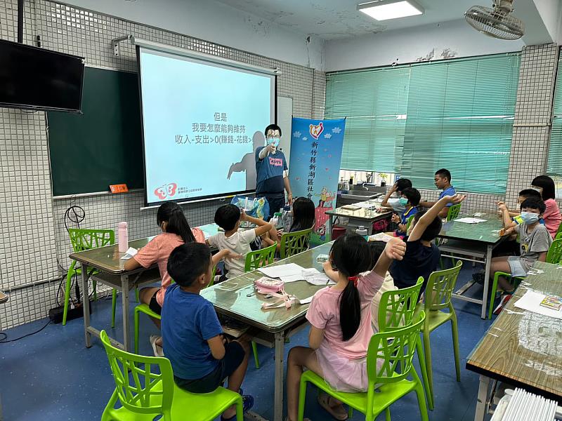 新湖區社福中心結合社區舉辦各式兒童與親子講座和體驗。圖為日前活動照片。