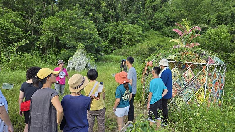 信義房屋社區一家透過小旅行，深入高雄美濃，帶民眾感受農地藝術帶來的社造影響力