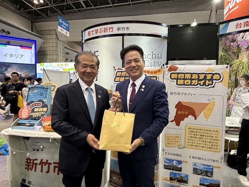 日熊本縣八代市市長中村博生專程前往「Tourism EXPO Japan 2024」台灣館，為竹市的觀光推廣加油打氣。