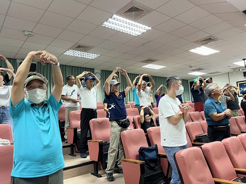 「環教課程:熊熊說故事」由生多所講師實際演練與學生的互動